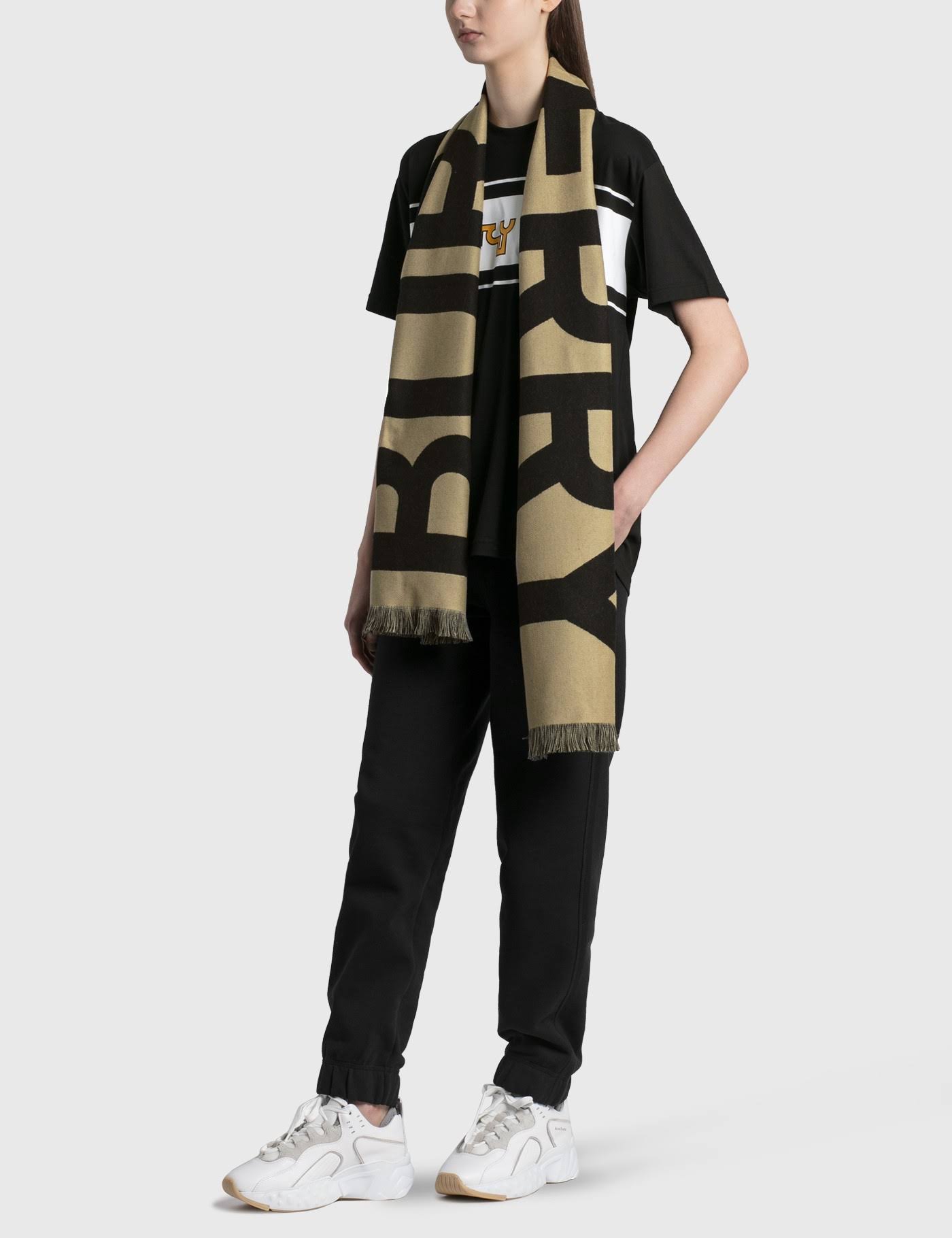 Burberry Logo Wool Scarf UN_ZYKFA2LW Burberry Logo Wool Scarf UN_ZYKFA2LW
