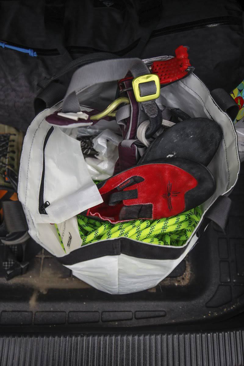 Hyperlite Mountain Gear G.O.A.T. Tote Ultralight Tote Bag OJ_HPFFEC84 Hyperlite Mountain Gear G.O.A.T. Tote Ultralight Tote Bag OJ_HPFFEC84