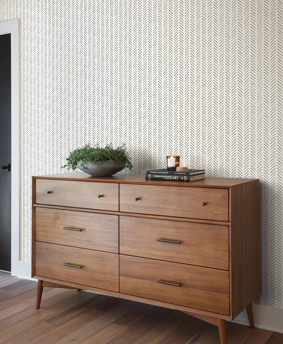 Magnolia Home Pick-Up Sticks Wallpaper - Black CH_TUDUELZ7