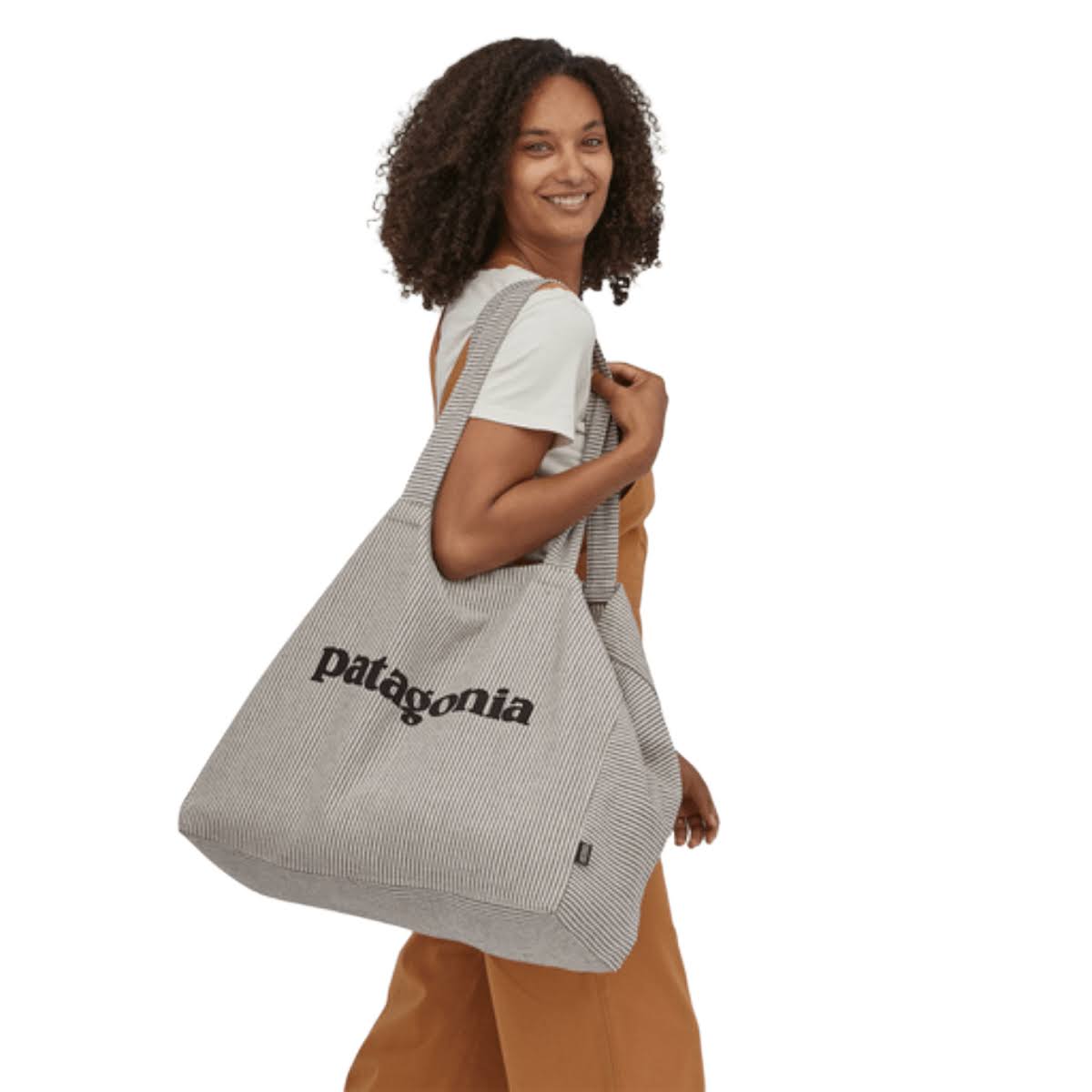 Patagonia Recycled Oversized Tote Fitz Roy Icon / Farrier Stripe Forge Grey One Size B6_GVM3ZIYH Patagonia Recycled Oversized Tote Fitz Roy Icon / Farrier Stripe Forge Grey One Size B6_GVM3ZIYH