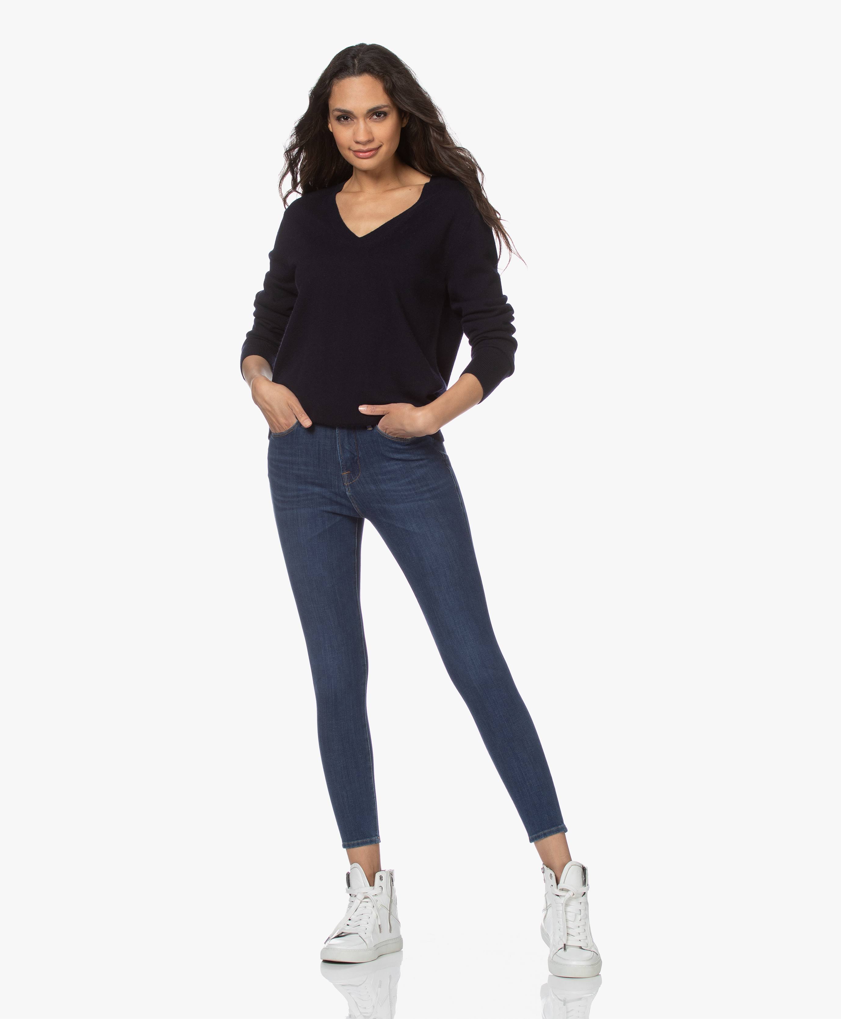 Women's Vince Weekend V-Neck Cashmere Sweater AG_IG1JJS8R Women's Vince Weekend V-Neck Cashmere Sweater AG_IG1JJS8R